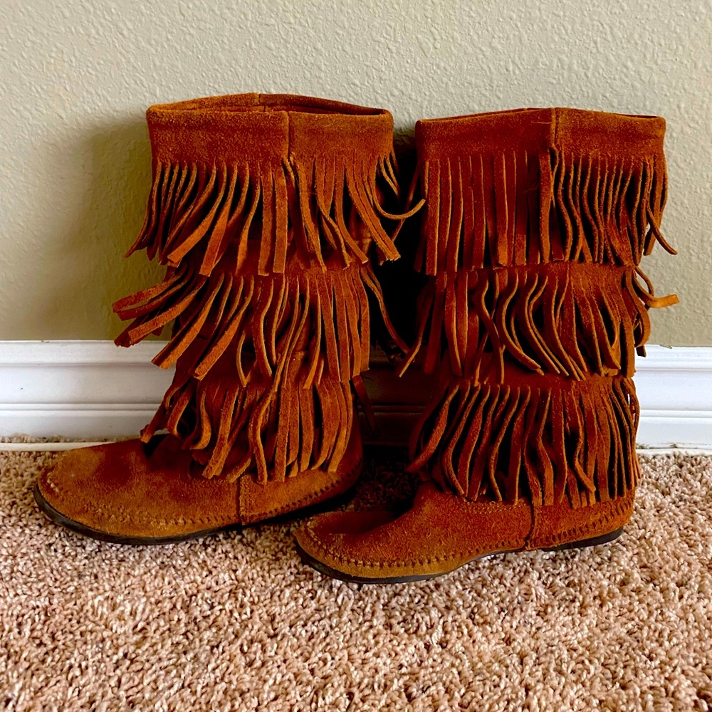 Minnetonka Suede Fringe Boots women’s size 6 for Coachella Stagecoach Halloween